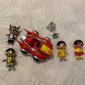 Ryan's World‎ Series 3 Ryan's Red Titan Mobile with 4 figures and trophy